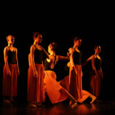 CHÓROS - SAGGIO FINALE


"TRITTICO"

"Le Quattro Stagioni"

"Incursioni Contemporanee"

Suite da "Lo Schiaccianoci"


Dance School:
Chóros

Teachers:
Marcella Azzali • Direzione Artistica, Danza Classica
Laura Merli • Propedeutica, Danza Classica
Alessandro Calvani • Repertorio, Passo a Due
Brenno Simonetti • Danza di Carattere
Andrea Colli • Danza Contemporanea
Camilla Peretti • Danza Contemporanea

Staff:
Erminio Cella • Pianoforte
Helge Diekmann • Amministrazione
Anna Scauro Segreteria


Location:
Teatro Comunale Carlo Rossi
Piazza del Popolo, 15
26841 Casalpusterlengo (LO)
