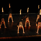 CHÓROS - SAGGIO FINALE


"TRITTICO"

"Le Quattro Stagioni"

"Incursioni Contemporanee"

Suite da "Lo Schiaccianoci"


Dance School:
Chóros

Teachers:
Marcella Azzali • Direzione Artistica, Danza Classica
Laura Merli • Propedeutica, Danza Classica
Alessandro Calvani • Repertorio, Passo a Due
Brenno Simonetti • Danza di Carattere
Andrea Colli • Danza Contemporanea
Camilla Peretti • Danza Contemporanea

Staff:
Erminio Cella • Pianoforte
Helge Diekmann • Amministrazione
Anna Scauro Segreteria


Location:
Teatro Comunale Carlo Rossi
Piazza del Popolo, 15
26841 Casalpusterlengo (LO)