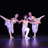 CHÓROS - SAGGIO FINALE


"TRITTICO"

"Le Quattro Stagioni"

"Incursioni Contemporanee"

Suite da "Lo Schiaccianoci"


Dance School:
Chóros

Teachers:
Marcella Azzali • Direzione Artistica, Danza Classica
Laura Merli • Propedeutica, Danza Classica
Alessandro Calvani • Repertorio, Passo a Due
Brenno Simonetti • Danza di Carattere
Andrea Colli • Danza Contemporanea
Camilla Peretti • Danza Contemporanea

Staff:
Erminio Cella • Pianoforte
Helge Diekmann • Amministrazione
Anna Scauro Segreteria


Location:
Teatro Comunale Carlo Rossi
Piazza del Popolo, 15
26841 Casalpusterlengo (LO)