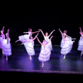 CHÓROS - SAGGIO FINALE


"TRITTICO"

"Le Quattro Stagioni"

"Incursioni Contemporanee"

Suite da "Lo Schiaccianoci"


Dance School:
Chóros

Teachers:
Marcella Azzali • Direzione Artistica, Danza Classica
Laura Merli • Propedeutica, Danza Classica
Alessandro Calvani • Repertorio, Passo a Due
Brenno Simonetti • Danza di Carattere
Andrea Colli • Danza Contemporanea
Camilla Peretti • Danza Contemporanea

Staff:
Erminio Cella • Pianoforte
Helge Diekmann • Amministrazione
Anna Scauro Segreteria


Location:
Teatro Comunale Carlo Rossi
Piazza del Popolo, 15
26841 Casalpusterlengo (LO)