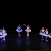 CHÓROS - SAGGIO FINALE


"TRITTICO"

"Le Quattro Stagioni"

"Incursioni Contemporanee"

Suite da "Lo Schiaccianoci"


Dance School:
Chóros

Teachers:
Marcella Azzali • Direzione Artistica, Danza Classica
Laura Merli • Propedeutica, Danza Classica
Alessandro Calvani • Repertorio, Passo a Due
Brenno Simonetti • Danza di Carattere
Andrea Colli • Danza Contemporanea
Camilla Peretti • Danza Contemporanea

Staff:
Erminio Cella • Pianoforte
Helge Diekmann • Amministrazione
Anna Scauro Segreteria


Location:
Teatro Comunale Carlo Rossi
Piazza del Popolo, 15
26841 Casalpusterlengo (LO)