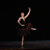 CHÓROS - SAGGIO FINALE


"TRITTICO"

"Le Quattro Stagioni"

"Incursioni Contemporanee"

Suite da "Lo Schiaccianoci"


Dance School:
Chóros

Teachers:
Marcella Azzali • Direzione Artistica, Danza Classica
Laura Merli • Propedeutica, Danza Classica
Alessandro Calvani • Repertorio, Passo a Due
Brenno Simonetti • Danza di Carattere
Andrea Colli • Danza Contemporanea
Camilla Peretti • Danza Contemporanea

Staff:
Erminio Cella • Pianoforte
Helge Diekmann • Amministrazione
Anna Scauro Segreteria


Location:
Teatro Comunale Carlo Rossi
Piazza del Popolo, 15
26841 Casalpusterlengo (LO)