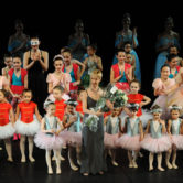 CHÓROS - SAGGIO FINALE


"TRITTICO"

"Le Quattro Stagioni"

"Incursioni Contemporanee"

Suite da "Lo Schiaccianoci"


Dance School:
Chóros

Teachers:
Marcella Azzali • Direzione Artistica, Danza Classica
Laura Merli • Propedeutica, Danza Classica
Alessandro Calvani • Repertorio, Passo a Due
Brenno Simonetti • Danza di Carattere
Andrea Colli • Danza Contemporanea
Camilla Peretti • Danza Contemporanea

Staff:
Erminio Cella • Pianoforte
Helge Diekmann • Amministrazione
Anna Scauro Segreteria


Location:
Teatro Comunale Carlo Rossi
Piazza del Popolo, 15
26841 Casalpusterlengo (LO)